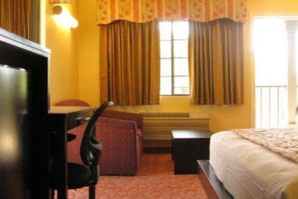 COUNTRY INN SONORA (Jamestown)
